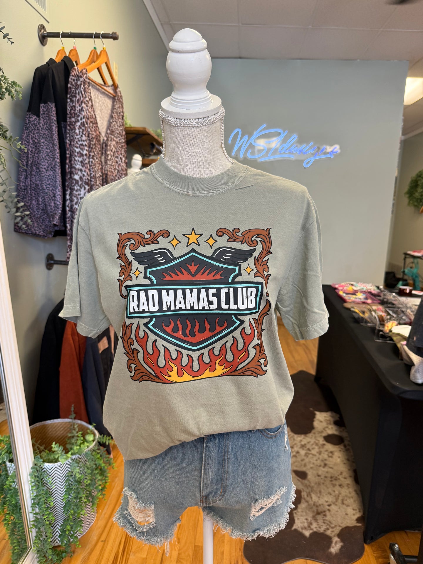 Rad Mamas Club Tee